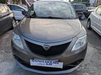 Usata Lancia Ypsilon Gold 69 CV (50 kW) 2018 Grigio Utilitaria
