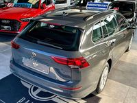 Usata VW Golf VIII Life 131 CV (96 kW) 2021 Grigio urano pastello Station wagon