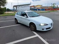 Usata Alfa Romeo 147 120 CV (88 kW) 2005 Bianco Utilitaria