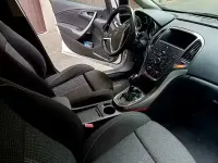 Usata Opel Astra 95 CV (69 kW) 2012 Bianco Station wagon