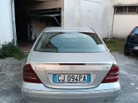 Usata Mercedes 220 143 CV (105 kW) 2003 Grigio Berlina