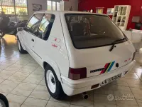 Usata Peugeot 205 101 CV (74 kW) 1989 Bianco Berlina