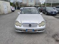 Usata Mercedes C220 Classic 142 CV (104 kW) 2003 Argento Coupé