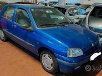 Usata Renault Clio II 58 CV (42 kW) 1998 Blu Berlina