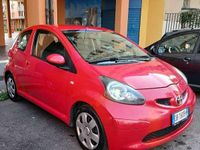 Usata Toyota Aygo Sol 68 CV (50 kW) 2006 Rosso Utilitaria