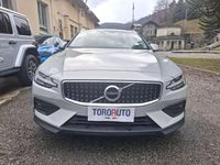 Begagnad Volvo V60 CC Business Edition 197 HK (144 kW) 2021 Vit Kombi