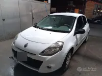 Usado Renault Clio II 75 CV (55 kW) 2011 Blanco Berlina