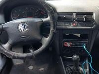 Usata VW Golf IV 101 CV (74 kW) 2002 Nero Utilitaria