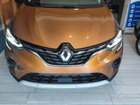 Usata Renault Captur Intens 91 CV (66 kW) 2022 Giallo SUV