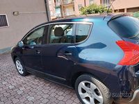 Usata Peugeot 3008 150 CV (110 kW) 2011 Blu Station wagon
