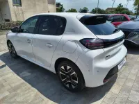 Usata Peugeot 208 Allure 102 CV (75 kW) 2025 Bianco Utilitaria