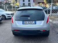 Begagnad Lancia Delta Gold 120 HK (88 kW) 2011 Grå Halvkombi