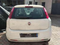 Usata Fiat Grande Punto 75 CV (55 kW) 2010 Bianco Utilitaria
