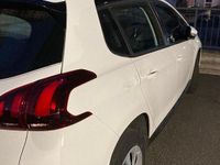 Usata Peugeot 2008 Active 110 CV (80 kW) 2019 Bianco SUV