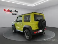 Usata Suzuki Jimny 102 CV (75 kW) 2019 Verde acido SUV