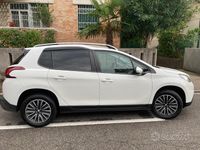 Usata Peugeot 2008 Active 83 CV (61 kW) 2018 Bianco SUV