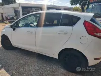 Usata Ford Fiesta 96 CV (70 kW) 2009 Bianco Berlina