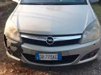 Usata Opel Astra 105 CV (77 kW) 2006 Giallo Cabrio
