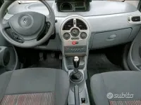 Usata Renault Modus 75 CV (55 kW) 2009 Grigio Monovolume