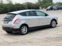 Usado Lancia Delta 120 CV (88 kW) 2008 Gris Utilitario