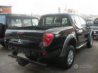 Usata Mitsubishi L200 Intense 136 CV (100 kW) 2011 Nero Pick-up