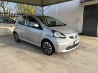 Usata Toyota Aygo 68 CV (50 kW) 2007 Argento Utilitaria