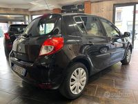 Usata Renault Clio II Dynamique 75 CV (55 kW) 2010 Nero Berlina