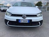 Usata VW Polo Life 95 CV (69 kW) 2023 Pure white pastello Utilitaria