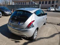 Usata Lancia Ypsilon Gold 69 CV (50 kW) 2016 Grigio Utilitaria