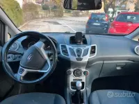 Usata Ford Fiesta 53 CV (38 kW) 2011 Nero Utilitaria