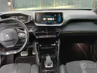 Usata Peugeot e-2008 56 kW (77 CV) 2021 Grigio SUV