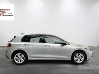 Usata VW Golf VII Life 116 CV (85 kW) 2021 Grigio Utilitaria