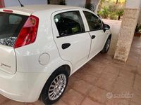 Usata Fiat Grande Punto 69 CV (50 kW) 2012 Bianco Utilitaria