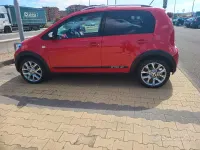 Usata VW cross up! 75 CV (55 kW) 2014 Rosso Utilitaria