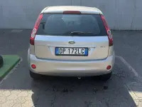 Usata Ford Fiesta Ghia 68 CV (50 kW) 2008 Grigio Utilitaria