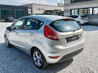 Usata Ford Fiesta 82 CV (60 kW) 2011 Grigio Utilitaria