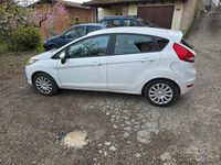 Usata Ford Fiesta 70 CV (51 kW) 2009 Bianco Utilitaria