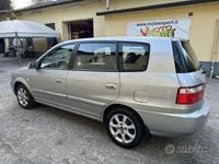 Usata Kia Carens EX 126 CV (92 kW) 2004 Argento Monovolume