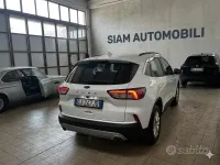 Usado Ford Kuga Titanium 120 CV (88 kW) 2022 Blanco SUV