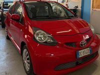 Usata Toyota Aygo Sol 68 CV (50 kW) 2006 Rosso Utilitaria
