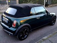 Usata Mini Cooper Cabriolet 120 CV (88 kW) 2009 Verde Cabrio