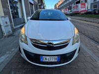 Usata Opel Corsa Club 86 CV (63 kW) 2012 Bianco Berlina
