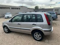 Usata Ford Fusion 80 CV (58 kW) 2003 Grigio Utilitaria