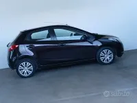 Begagnad Mazda 2 86 HK (63 kW) 2008 Lila Halvkombi