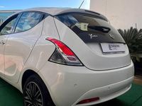 Usata Lancia Ypsilon Gold 69 CV (50 kW) 2018 Bianco Utilitaria