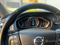 Usata Volvo V40 120 CV (88 kW) 2018 Grigio Berlina