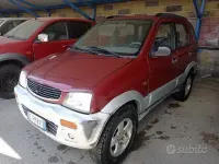 Usata Daihatsu Terios 90 CV (66 kW) 2004 Rosso SUV