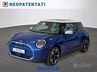Usata Mini Cooper Favoured 135 kW (184 CV) 2024 Blu/azzurro Utilitaria