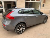Usata Volvo V40 Business Edition 120 CV (88 kW) 2017 Grigio Berlina