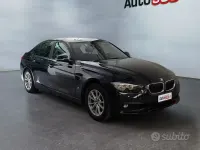 Usata BMW 330 Advantage 184 CV (135 kW) 2017 Blu/azzurro Berlina